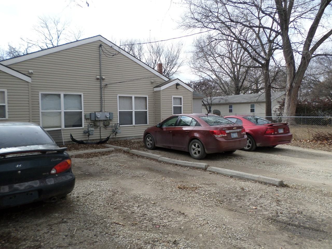 1120 Pierre St - Photo 2 of 14