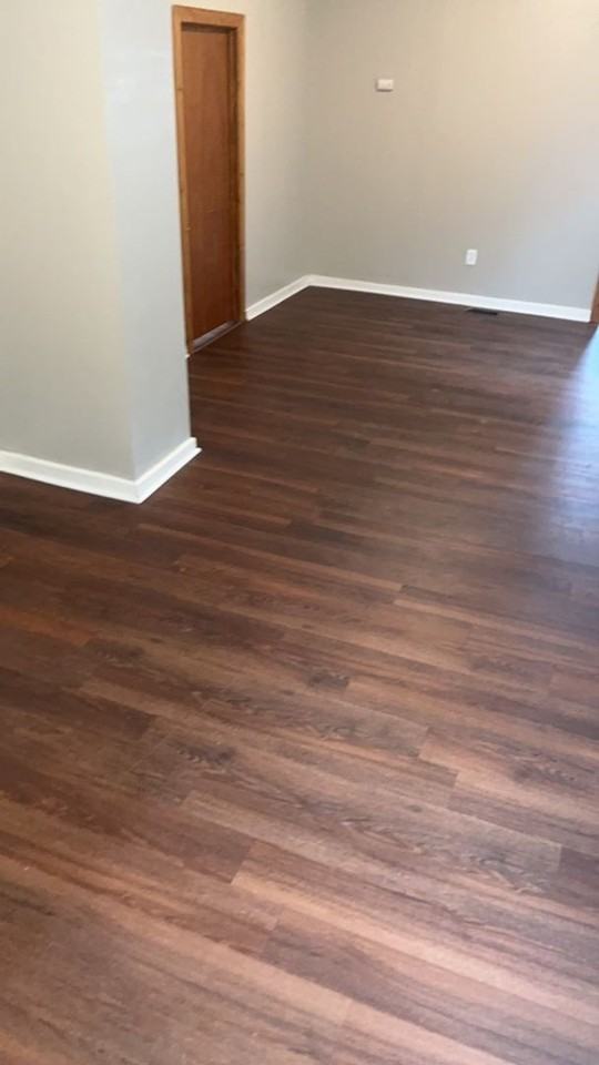 911 Freedom St - Photo 3 of 7