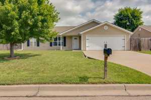 featured image of 220 Northfield Rd