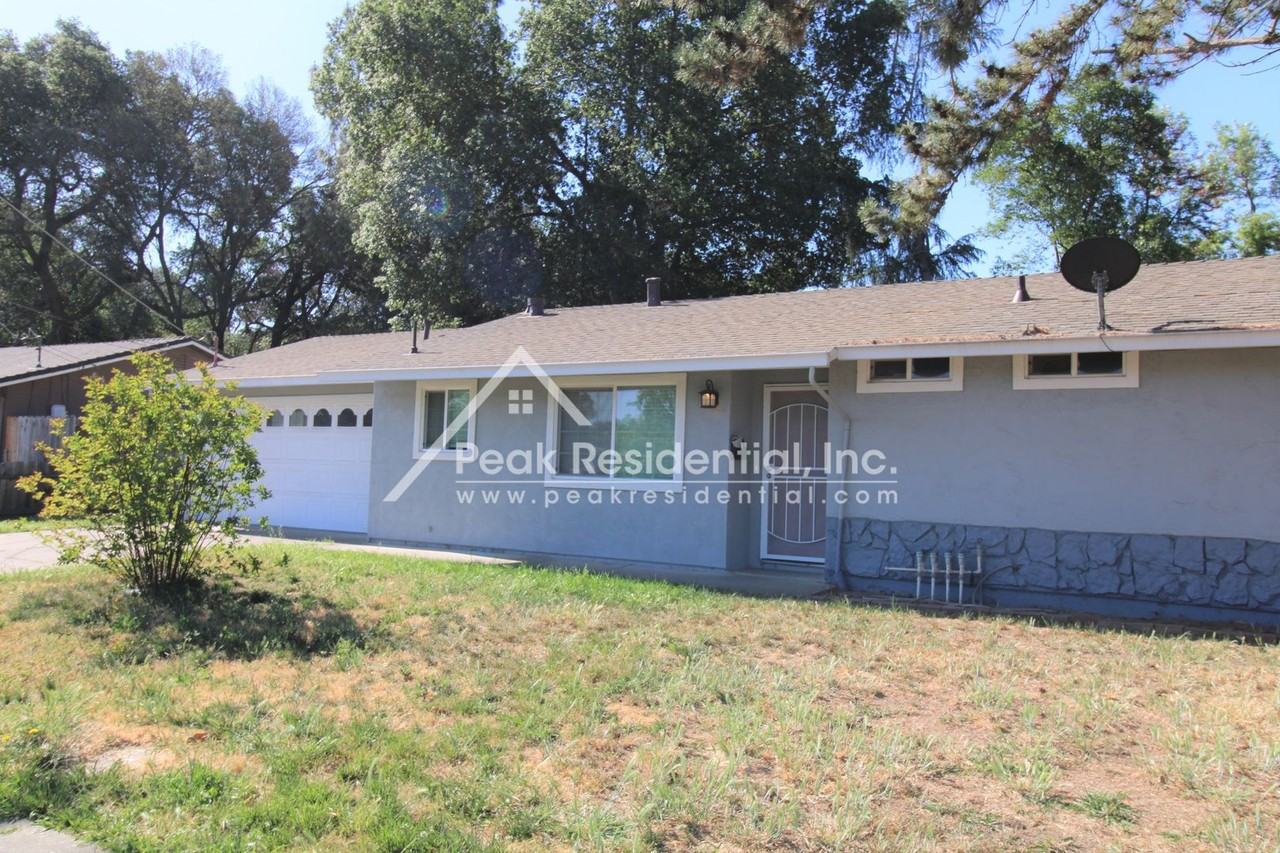 34 C St - Photo 2 of 17