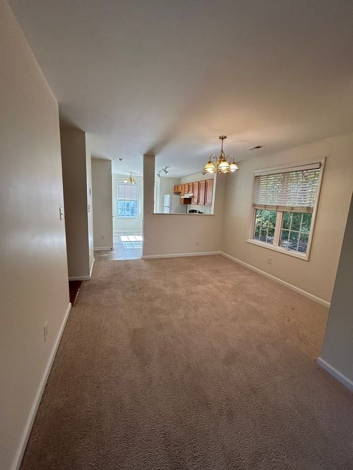 2707 Stadium Dr - Photo 6 of 15