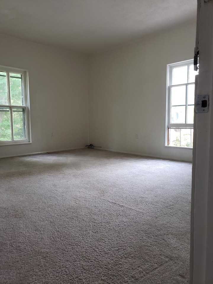 310 Ives Avenue - Photo 4 of 14