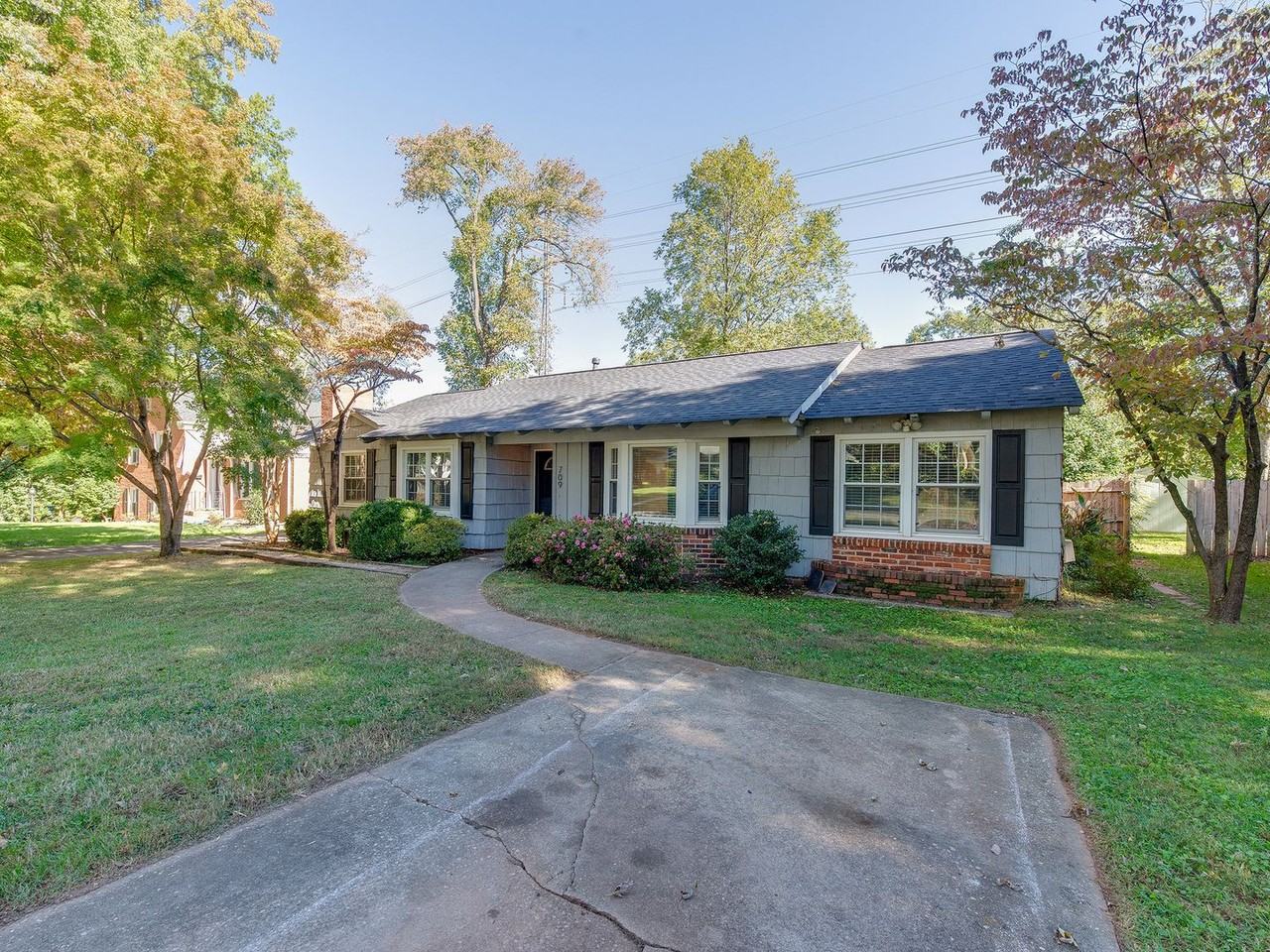 709 Cooper Dr - Photo 5 of 48