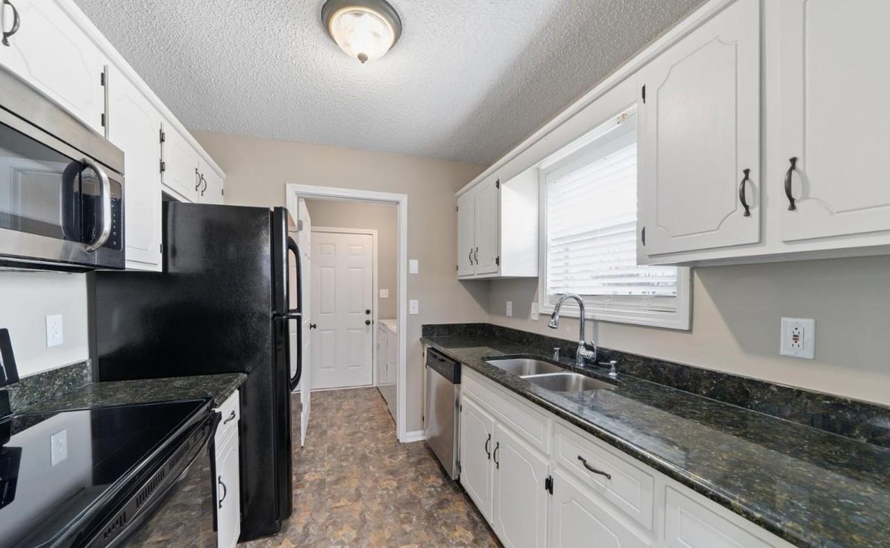 1525 Hugh Hunter Road - Photo 5 of 13