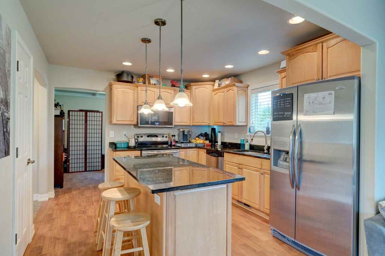 1207 Byrd Dr - Photo 3 of 32