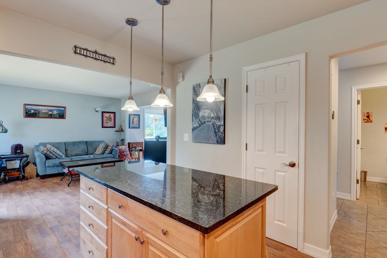 1207 Byrd Dr - Photo 5 of 32