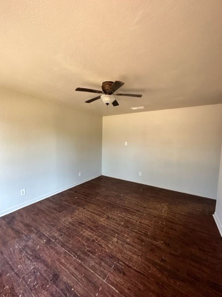 5458 Encino Rd - Photo 2 of 11