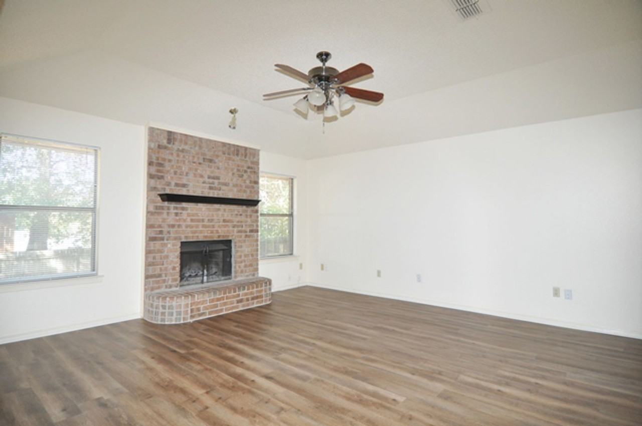 2601 Bayberry Ln - Photo 7 of 18