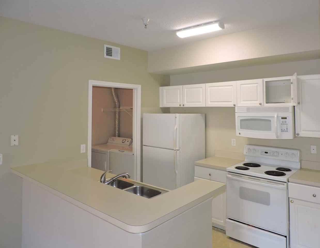 5524 Metrowest Blvd #107 - Photo 6 of 11