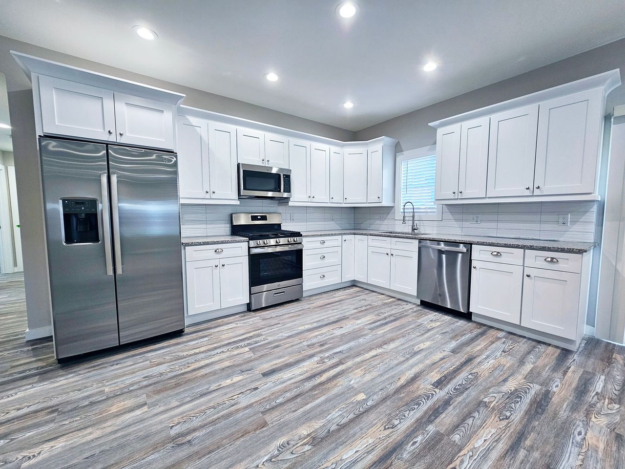 4118 Ellison Rd - Photo 6 of 22