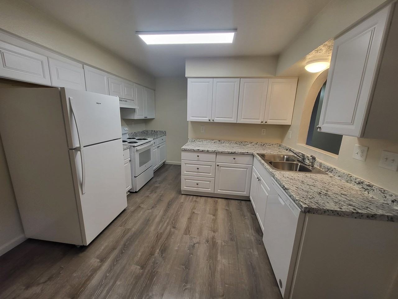 6676 Peppermint Dr - Photo 3 of 9