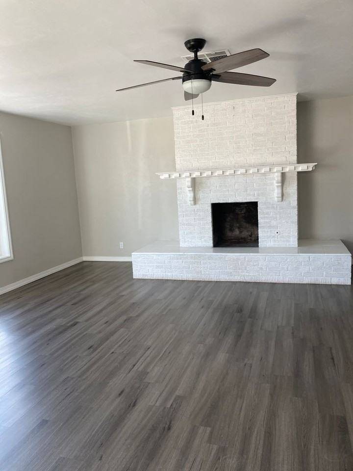 2613 Fort Blvd - Photo 3 of 18