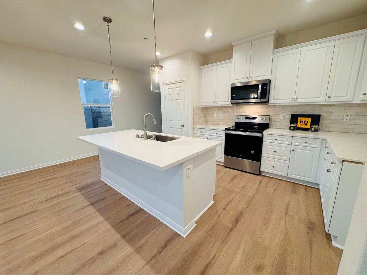 2471 Satsuma Ct - Photo 2 of 27