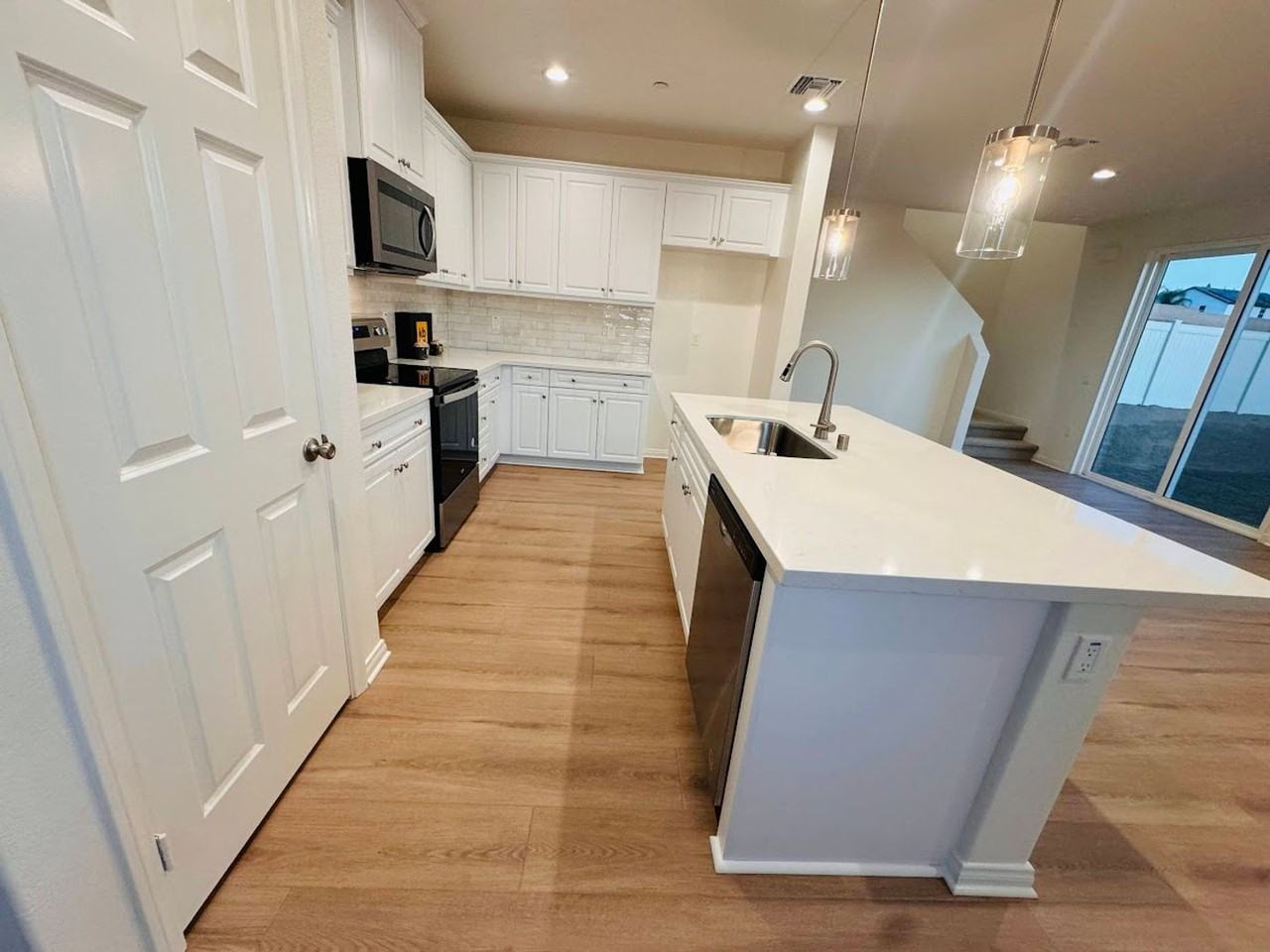 2471 Satsuma Ct - Photo 7 of 27