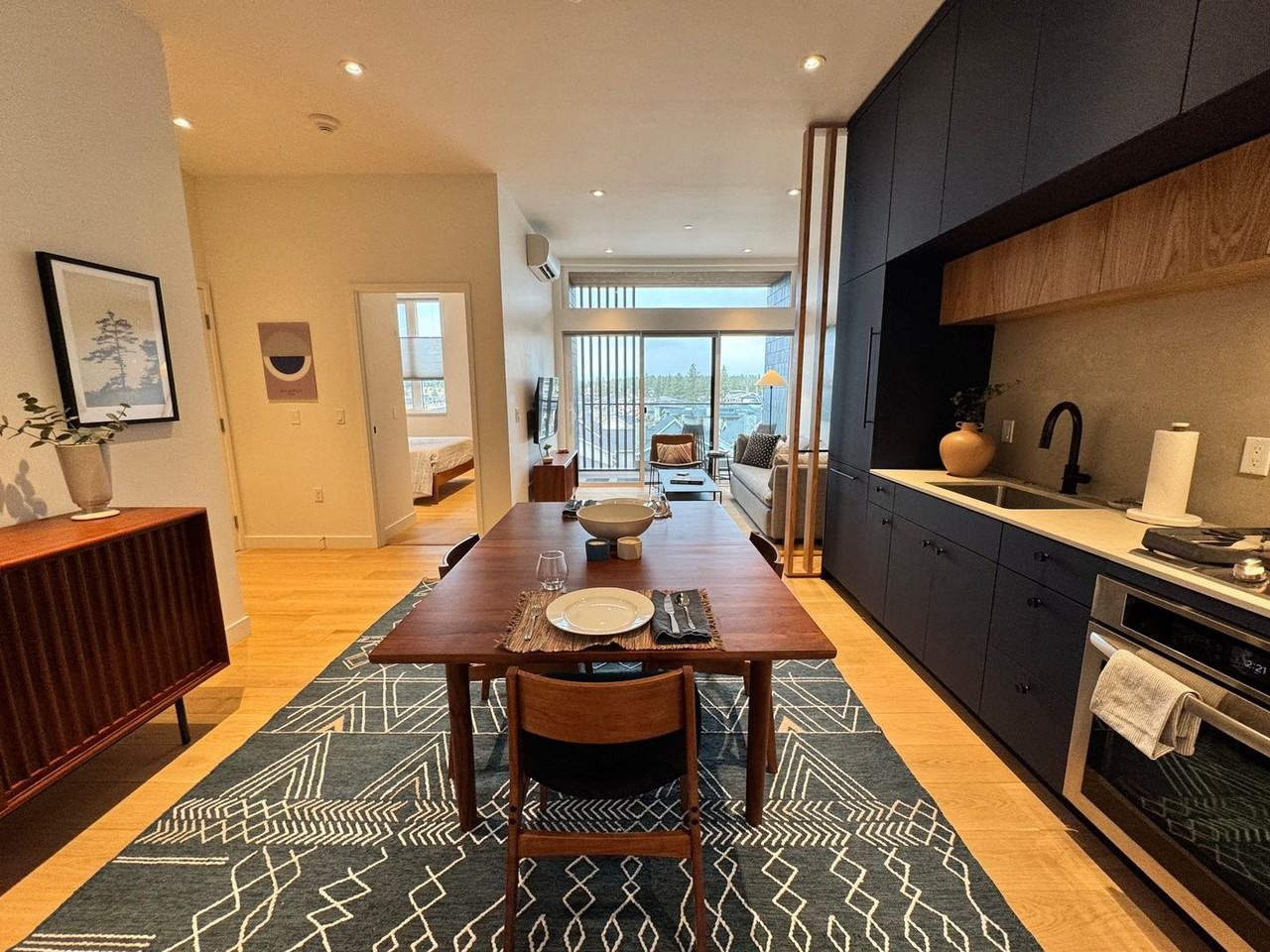 2745 Nw Ordway Ave - Photo 3 of 33