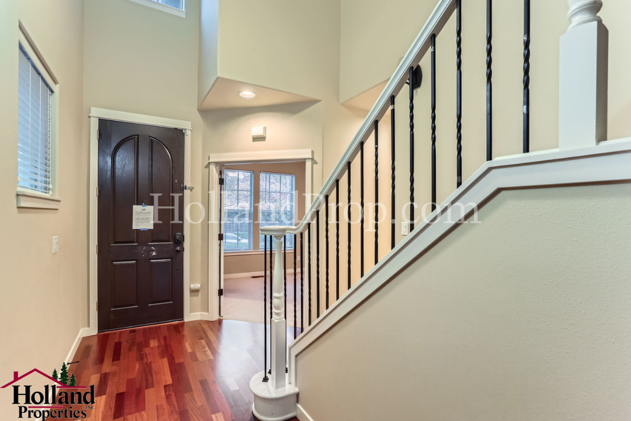 6058 Ne Whitewood Dr - Photo 4 of 29