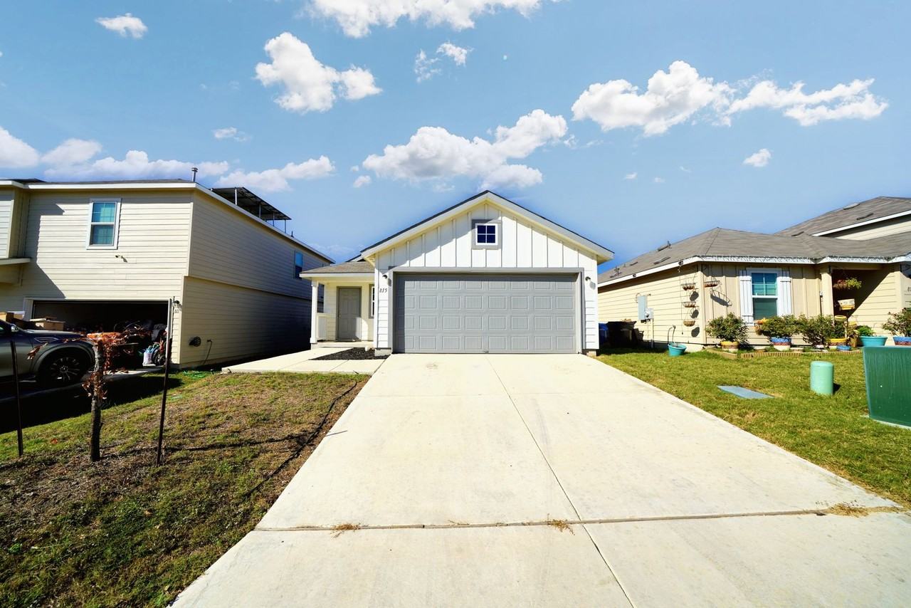 815 Retama Pass - Photo 2 of 40