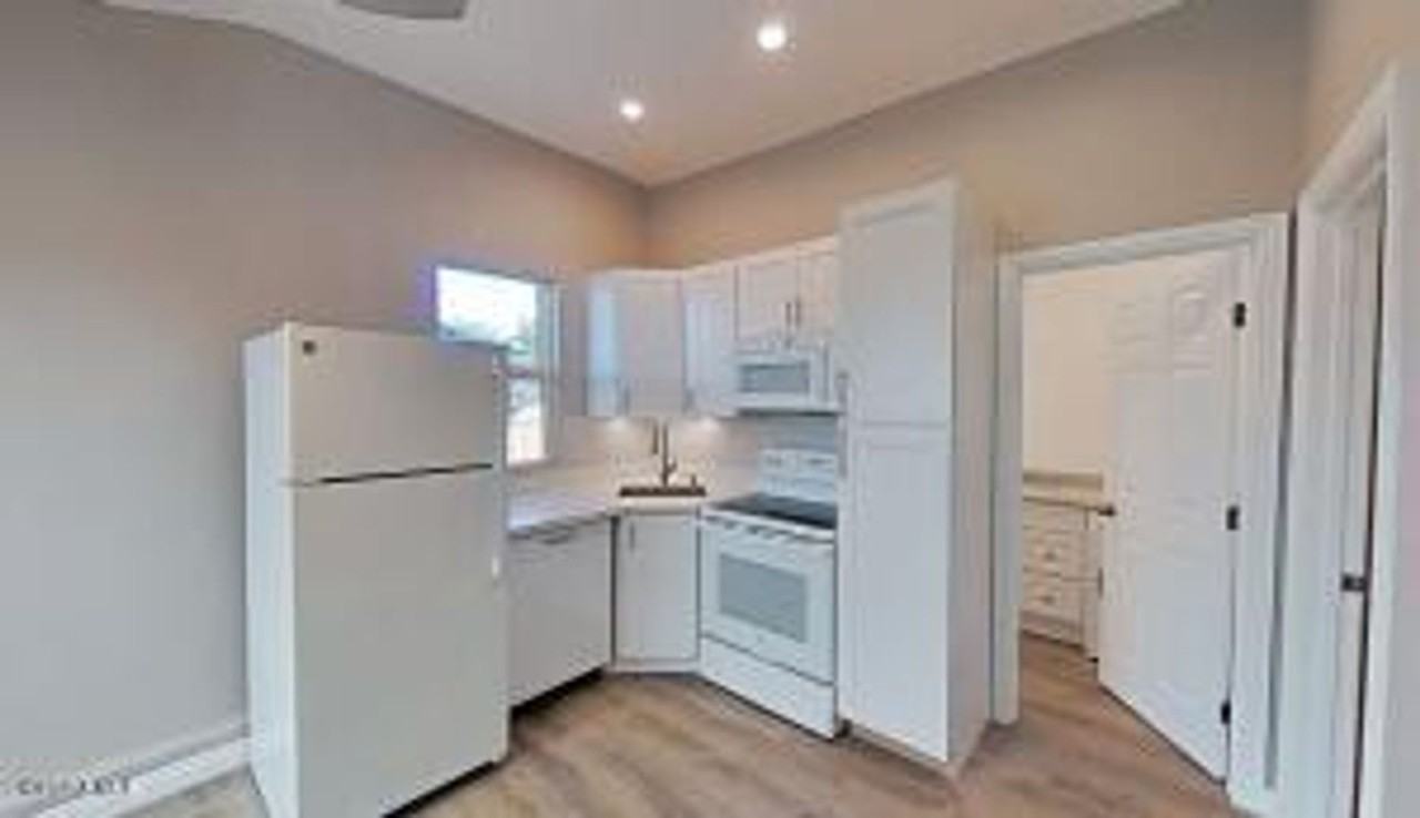 105 Bluefield Ave #B - Photo 3 of 11