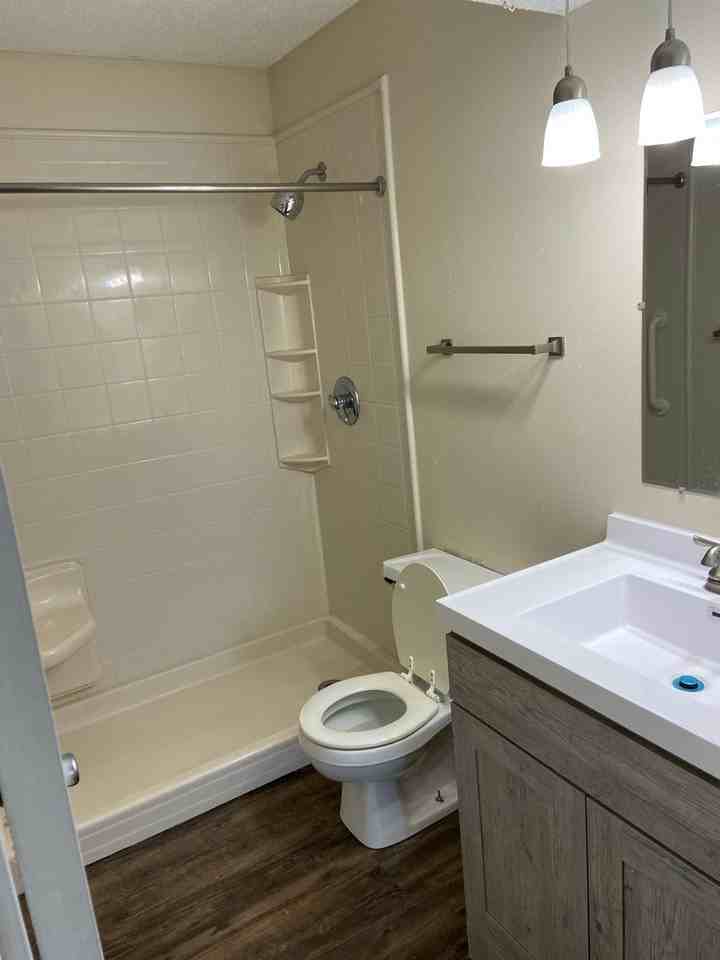 813 Ashwood Ave - Photo 6 of 9