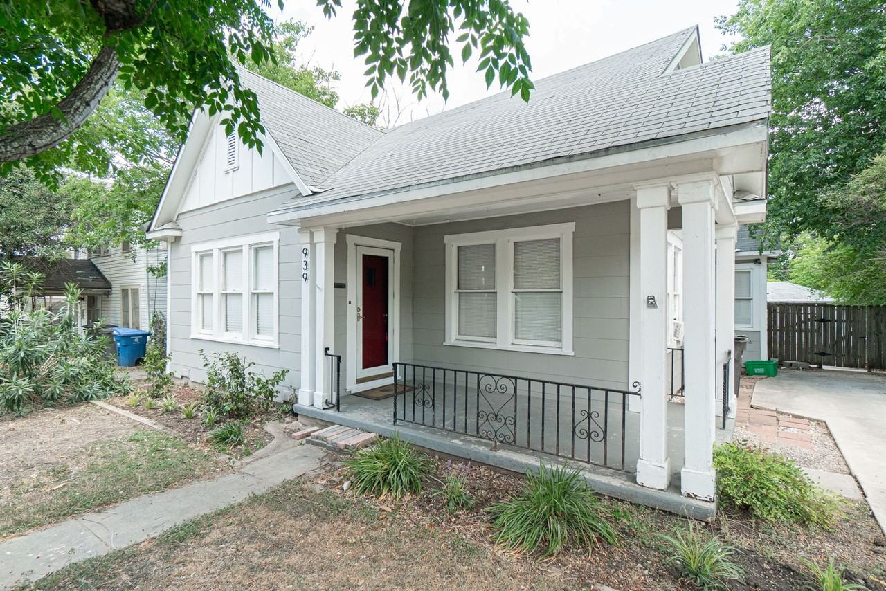 939 Avant Ave - Photo 3 of 31