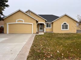 featured image of 726 Divot Dr