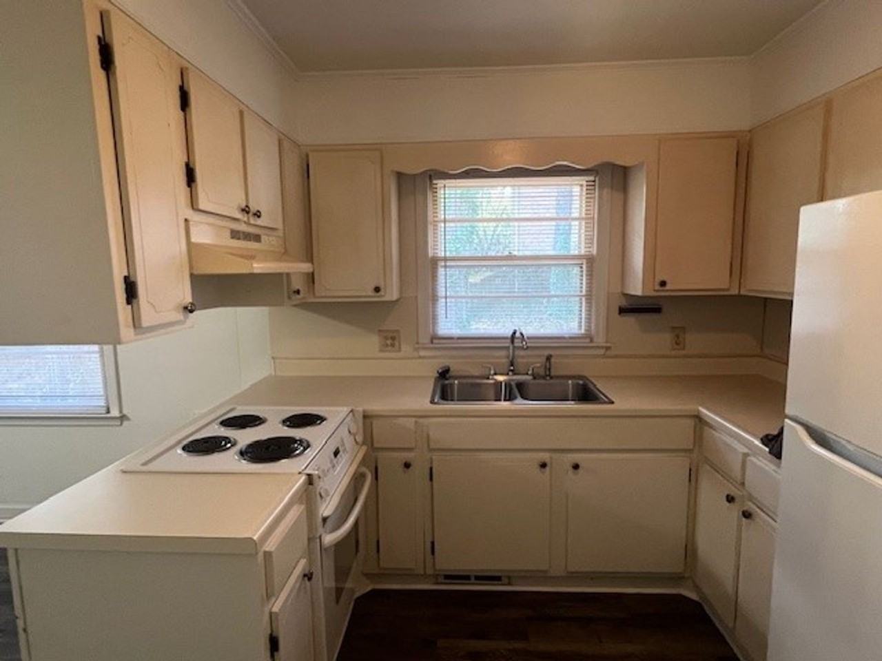 1311 Ingomar Pl - Photo 2 of 18