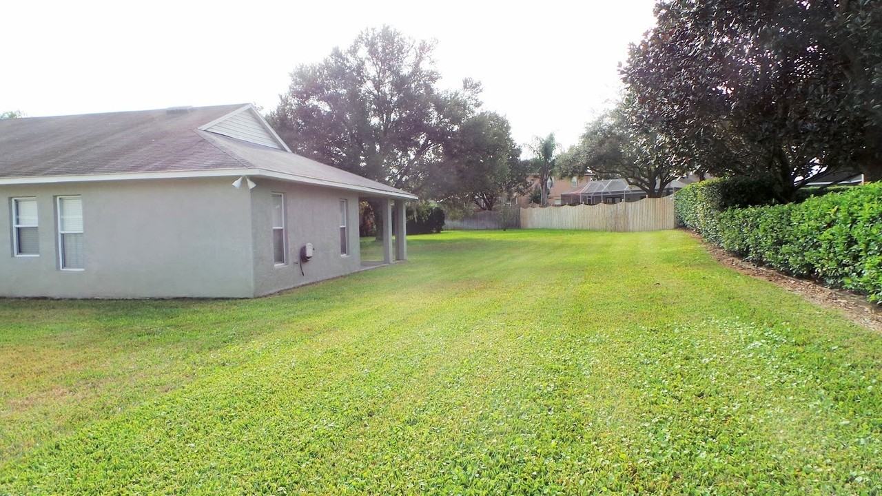 4901 Otter Creek Ct - Photo 3 of 24