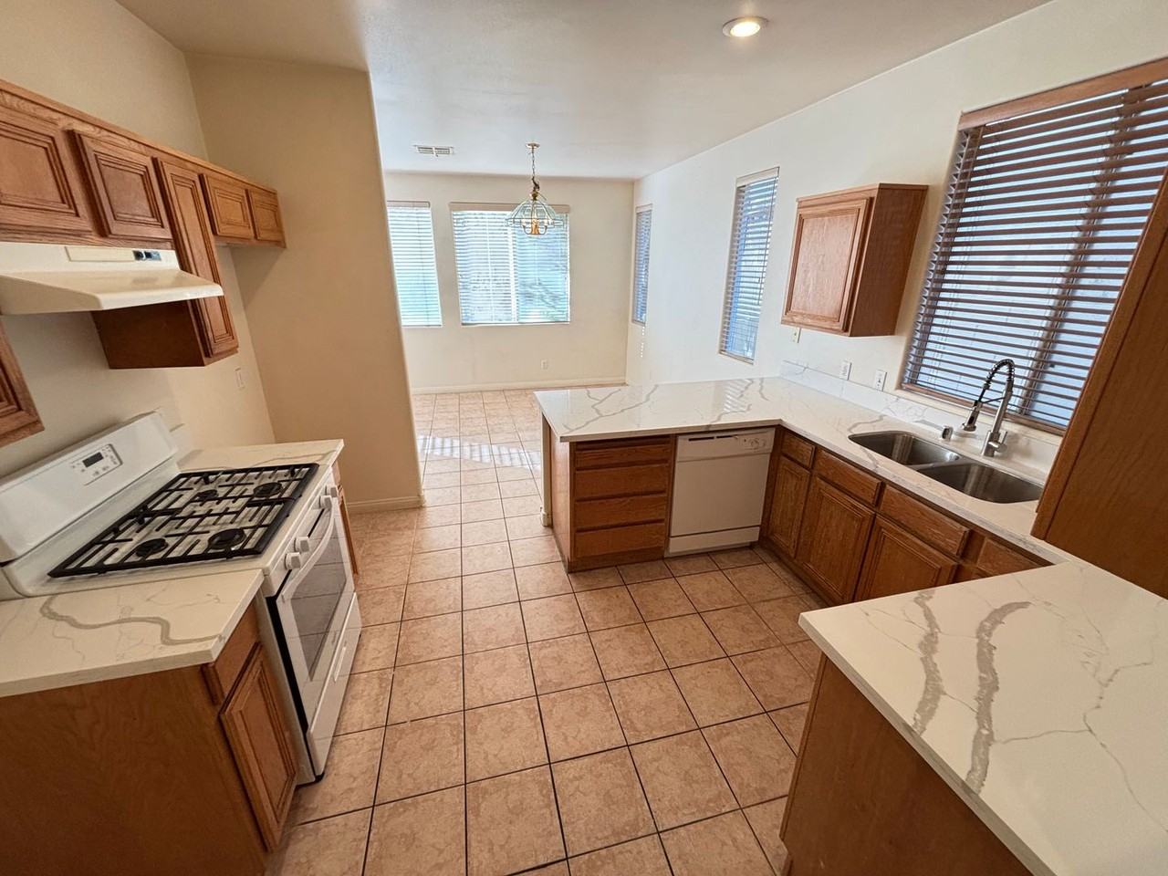 9741 Edifice Avenue - Photo 7 of 36