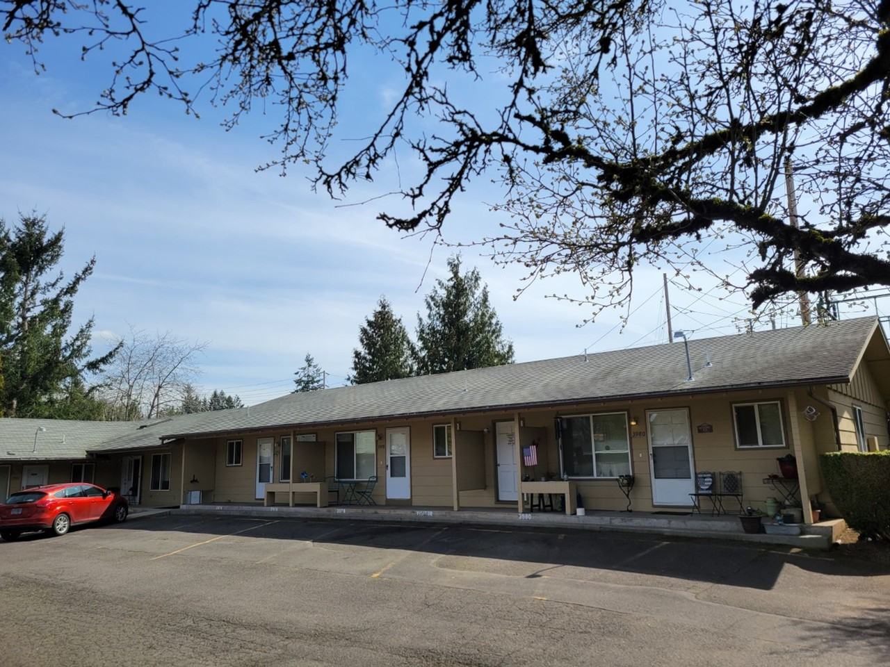 3974 Liberty Rd S - Photo 5 of 7