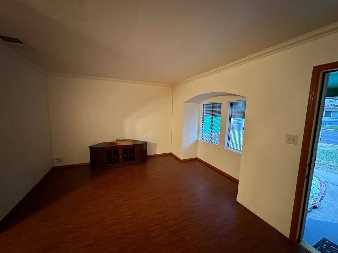 318 11th St - Photo 2 of 13