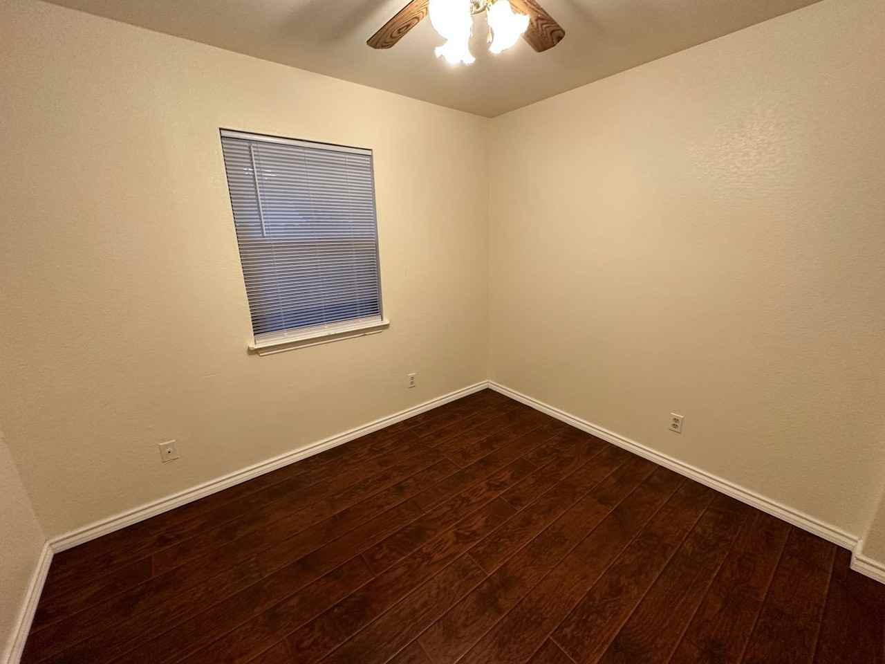 318 11th St - Photo 4 of 13