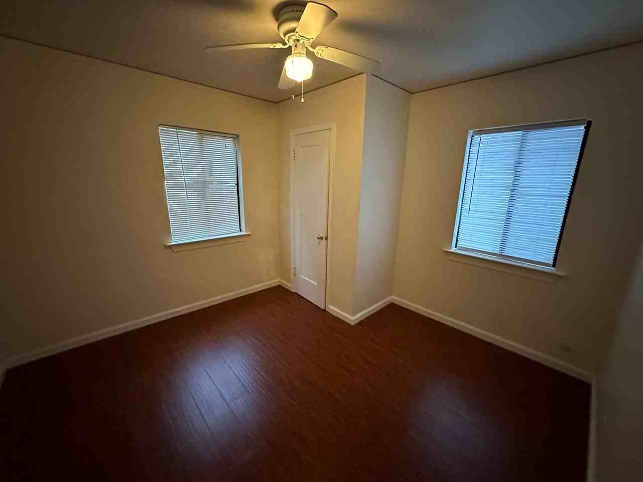 318 11th St - Photo 7 of 13