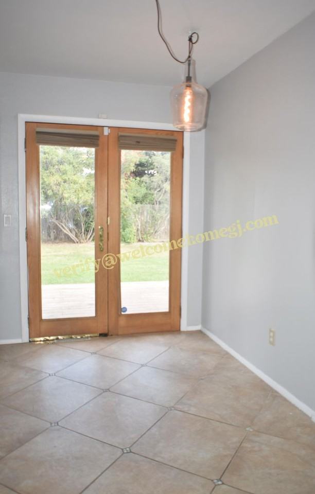 322 N Orchard St - Photo 5 of 15