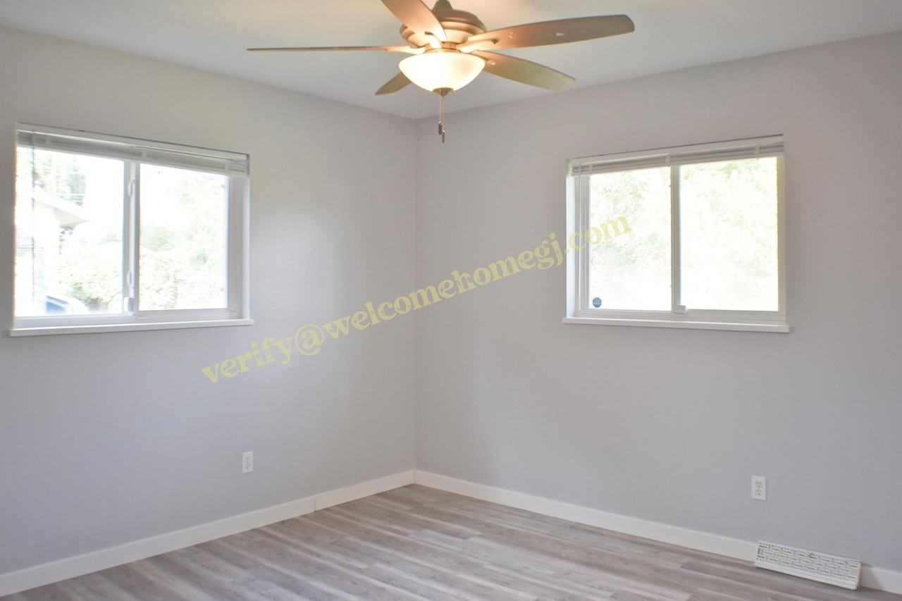 322 N Orchard St - Photo 6 of 15