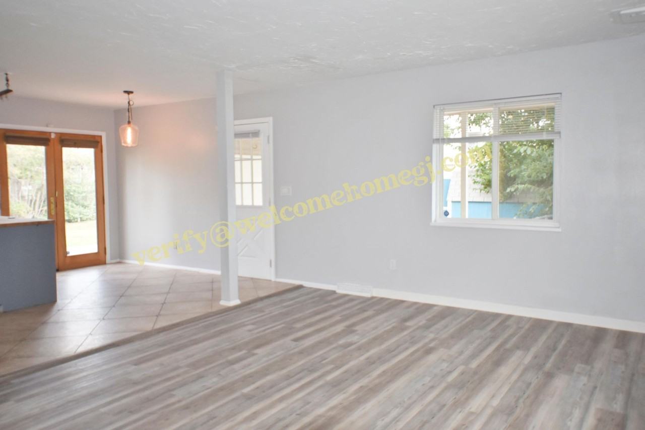 322 N Orchard St - Photo 4 of 15