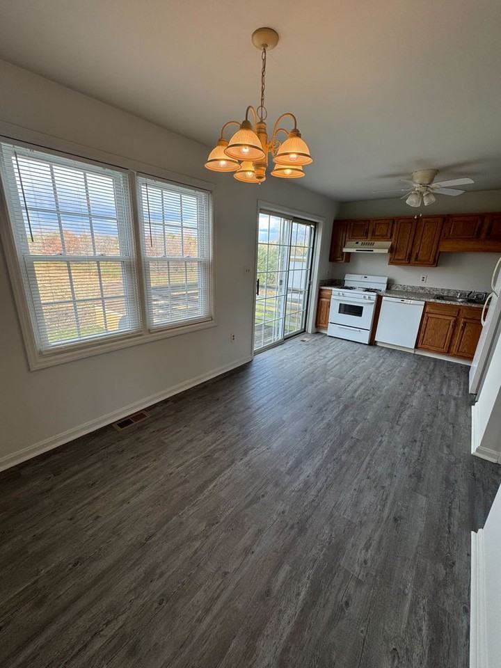 2676 Northfield Dr - Photo 5 of 15
