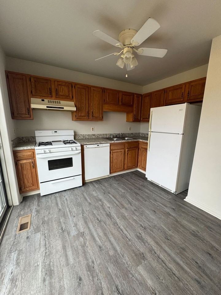 2676 Northfield Dr - Photo 6 of 15