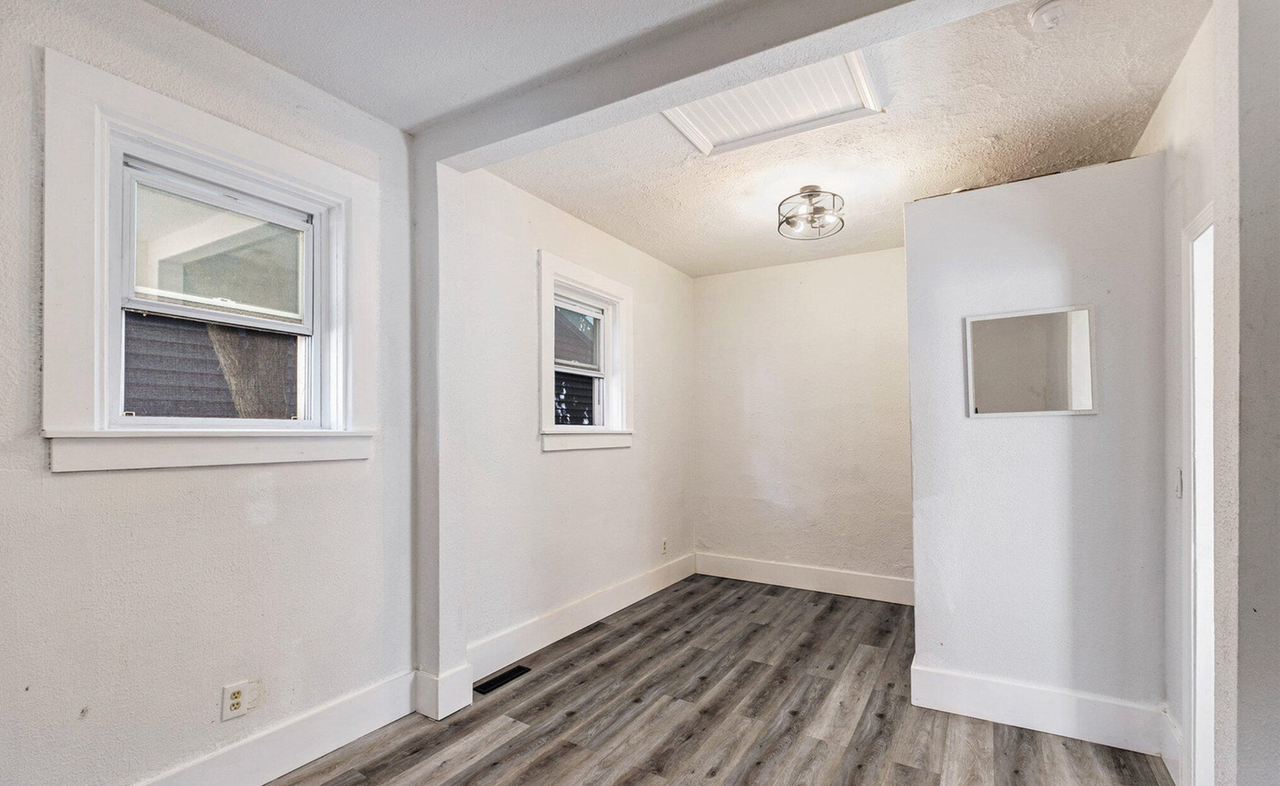 706 Alpine Ave Nw - Photo 3 of 13