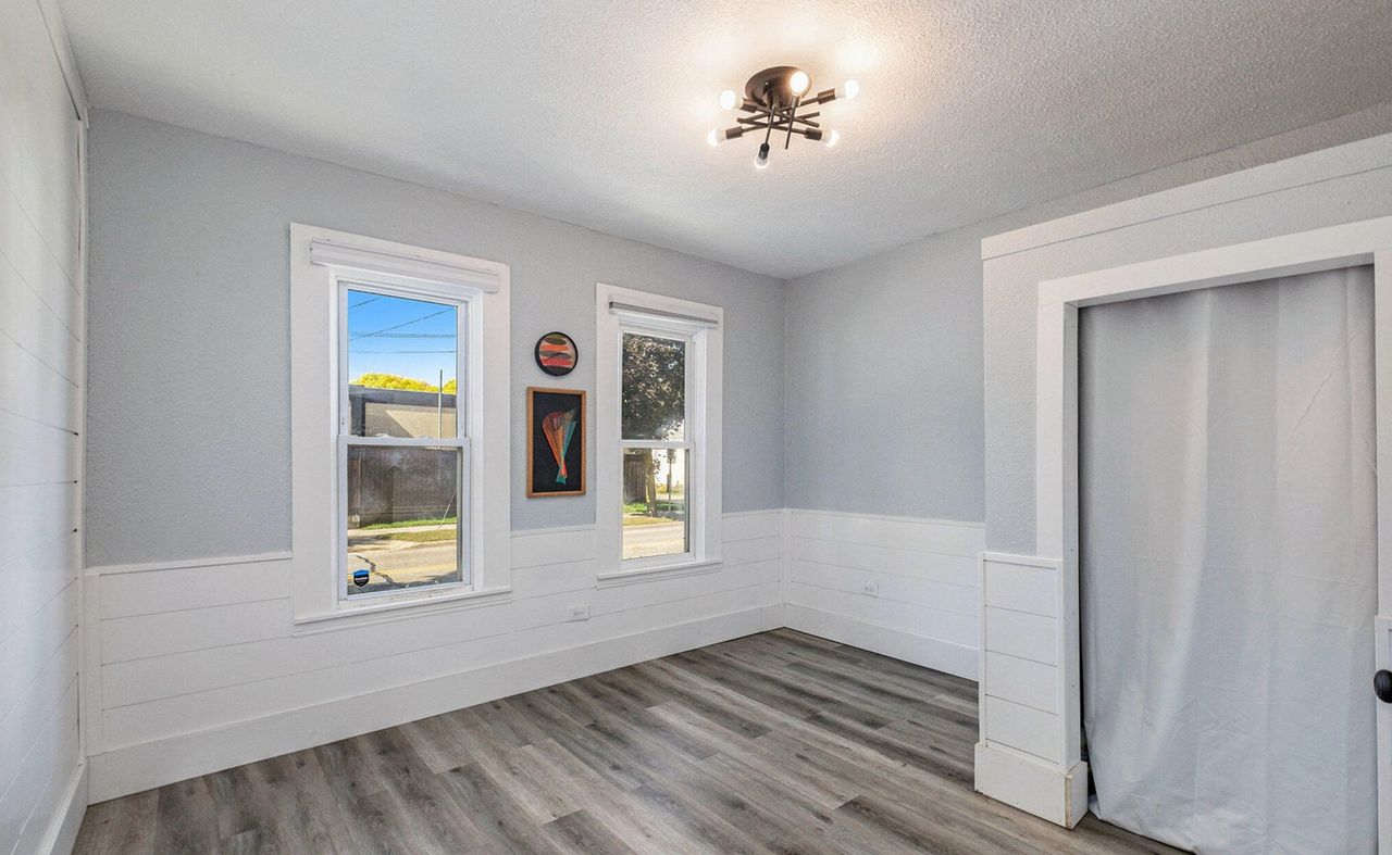 706 Alpine Ave Nw - Photo 4 of 13