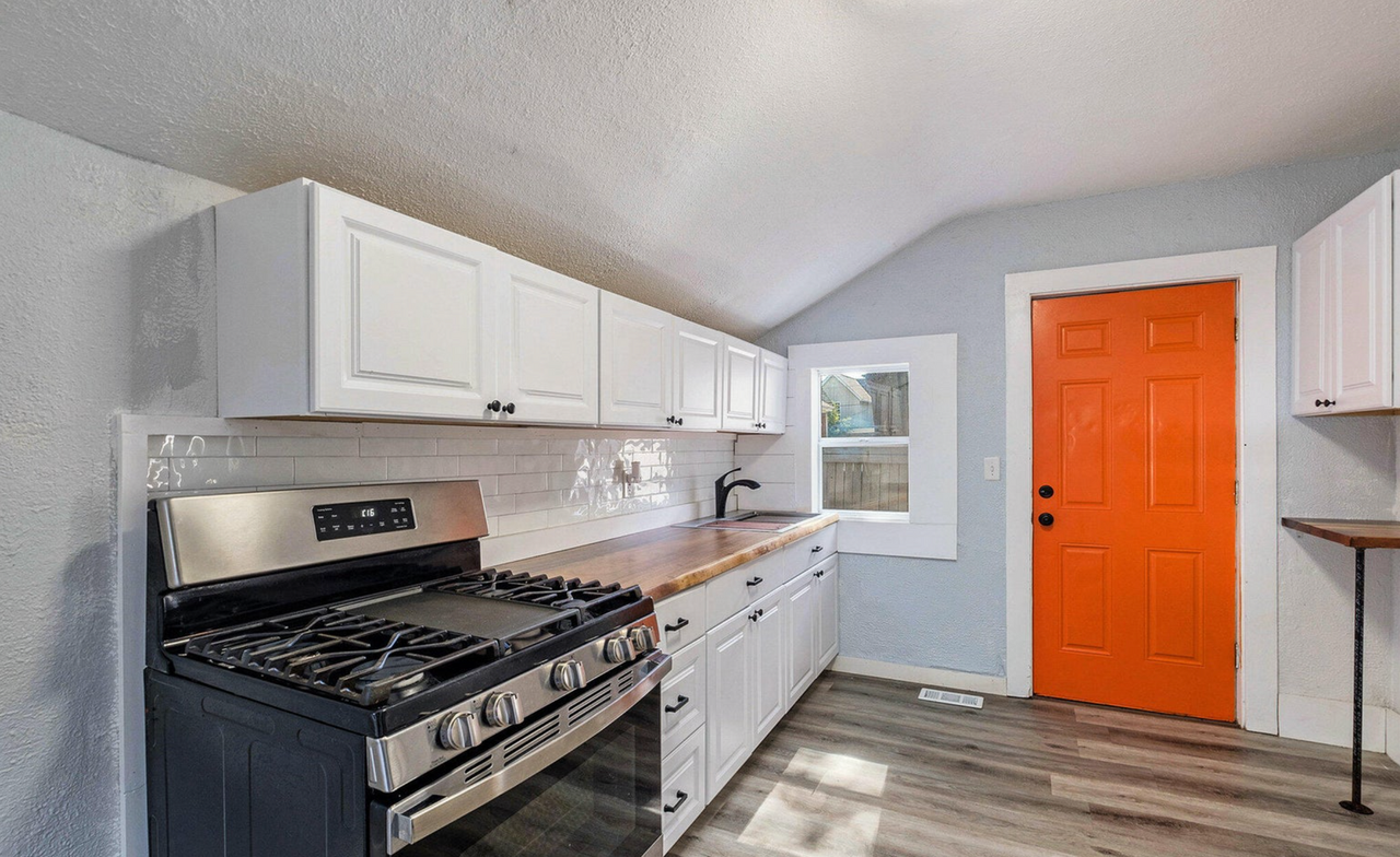 706 Alpine Ave Nw - Photo 5 of 13