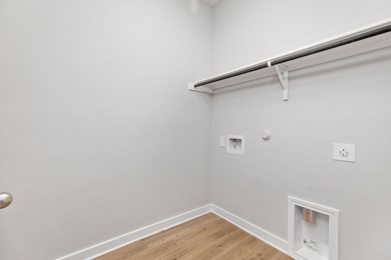 327 Cross Barn Blvd #B - Photo 7 of 27