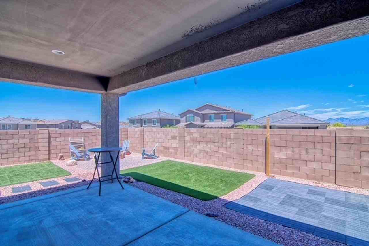 10100 S Rolling Water Dr - Photo 3 of 37