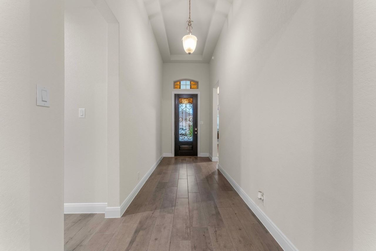 368 Valiant Vly - Photo 3 of 26