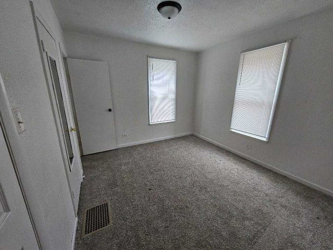 2428 S 13th St - Photo 2 of 7