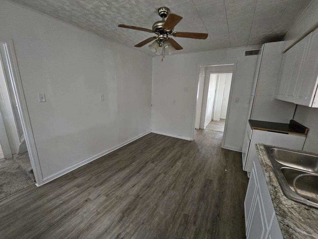 2428 S 13th St - Photo 3 of 7