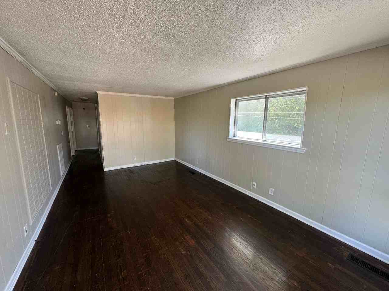 2406 12th Ave - Photo 2 of 11