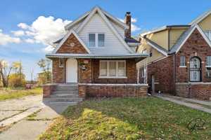 featured image of 16211 Kentucky St
