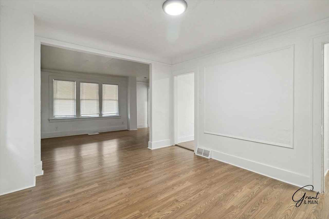 16211 Kentucky St - Photo 5 of 30