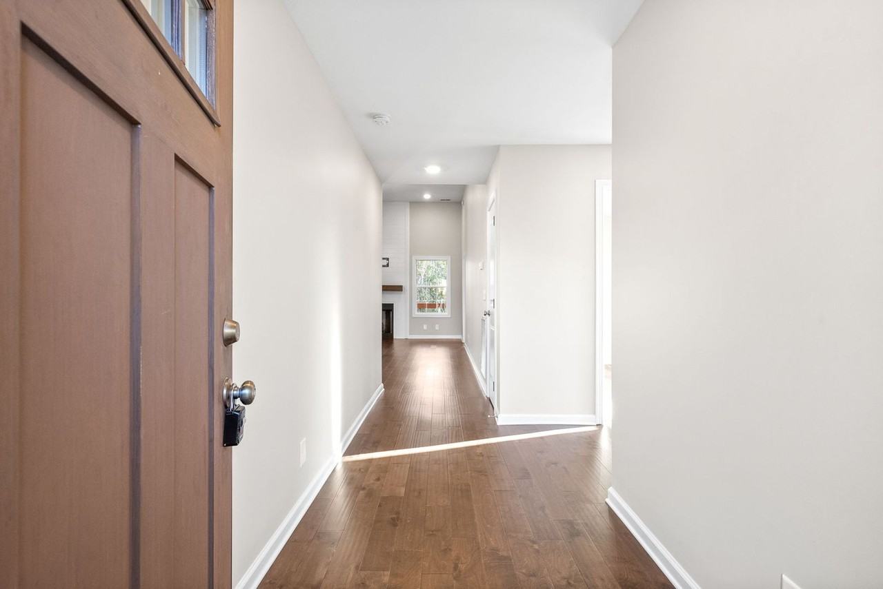 305 Wingfield Dr - Photo 4 of 34
