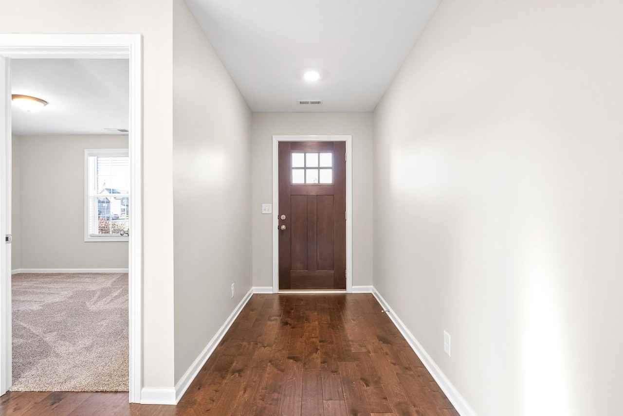 305 Wingfield Dr - Photo 5 of 34